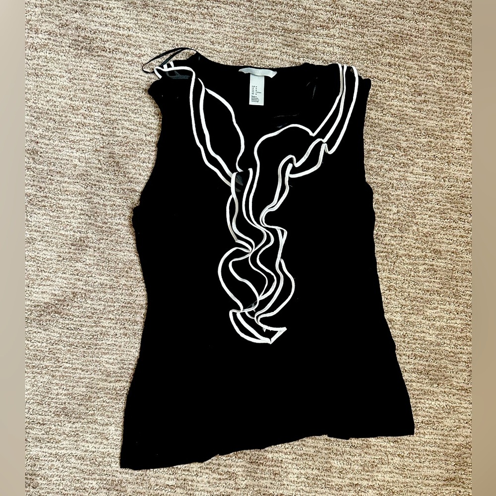 Elevate your wardrobe with this Chic Black Sleeveless top, H&M, Size-M
